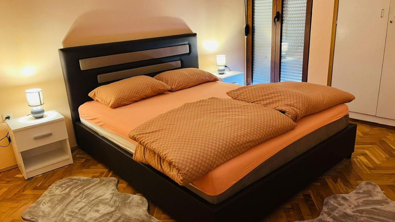 Majdini Clock Tower Apartman Подгорица Екстериор снимка